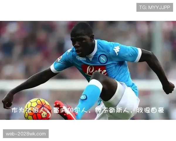 巴洛特利拎着名牌袋出现在菜市场，旁边大妈的表情直接可以上热搜